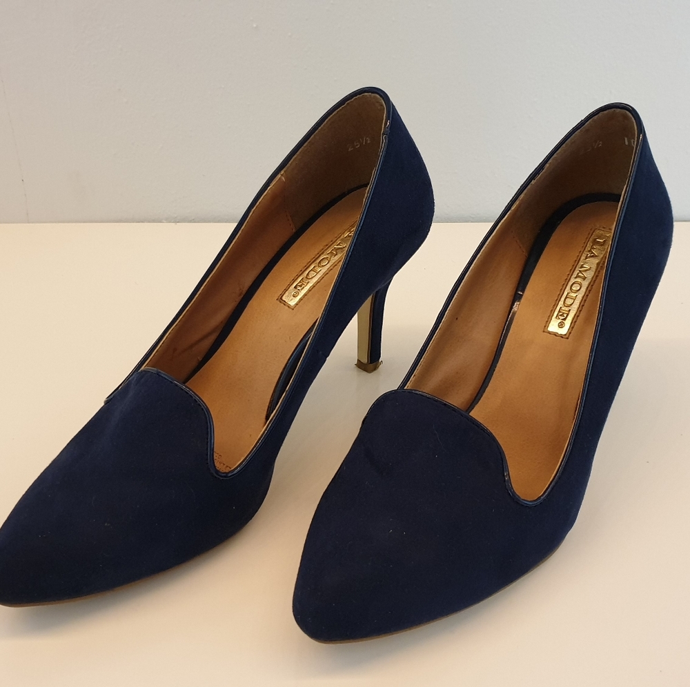 LA MODE blue velvet pumps size 8.5